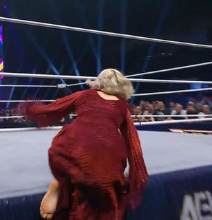 Toni Rossall feet photo thumbnail