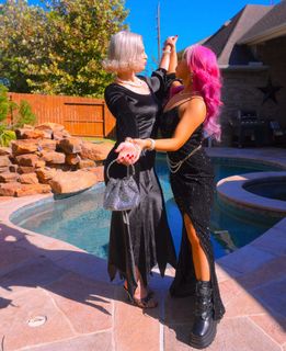 Toni Rossall feet photo thumbnail