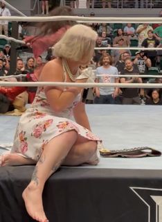 Toni Rossall feet photo 5