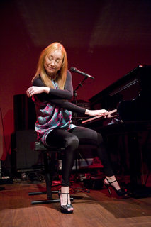 Tori Amos feet photo 19