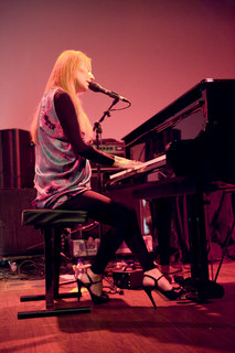 Tori Amos feet photo 18