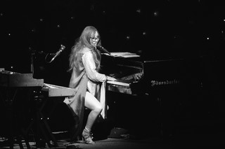 Tori Amos feet photo 9