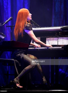 Tori Amos feet photo 6