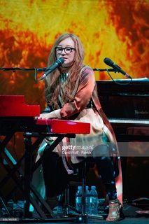 Tori Amos feet photo 1