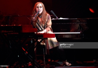 Tori Amos feet photo 19