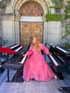 Tori Amos feet photo 1
