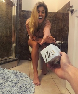 Tori Deal feet photo 1