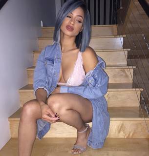 Tori Hughes feet photo 10