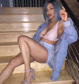 Tori Hughes feet photo 9