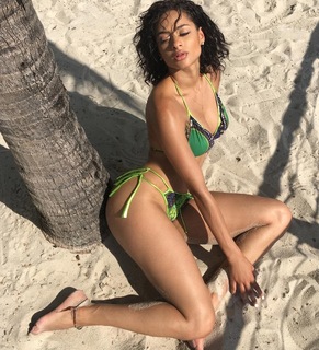 Tori Hughes feet photo 14