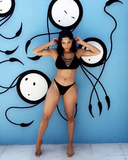 Tori Hughes feet photo 10