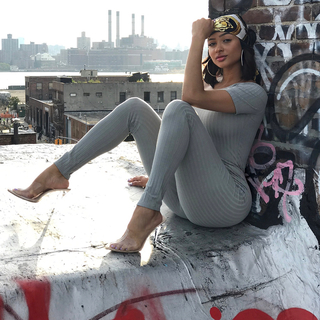 Tori Hughes feet photo 3