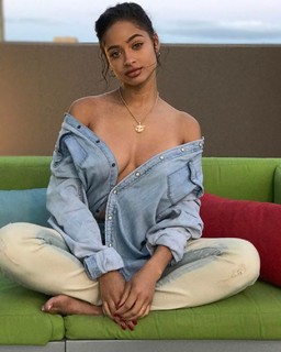 Tori Hughes feet photo 18