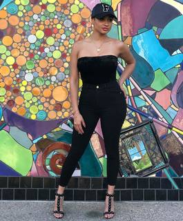 Tori Hughes feet photo 17
