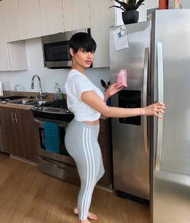 Tori Hughes feet photo 14
