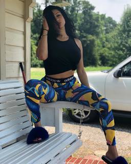 Tori Hughes feet photo 8