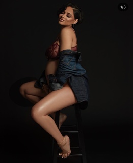 Tori Hughes feet photo 15