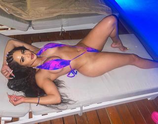Tori Hughes feet photo 1