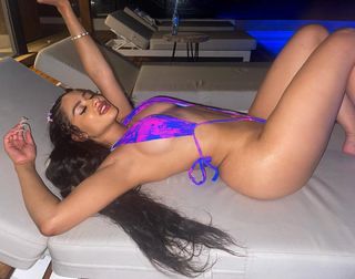 Tori Hughes feet photo 17