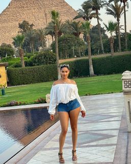 Tori Hughes feet photo 17