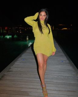 Tori Hughes feet photo 9
