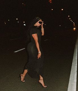 Tori Hughes feet photo 3
