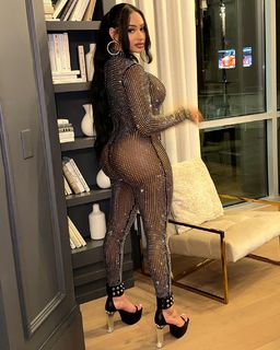 Tori Hughes feet photo 17