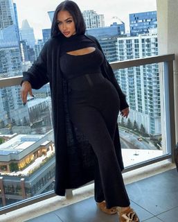 Tori Hughes feet photo 5