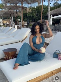 Tori Hughes feet photo 4