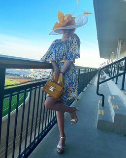 Tori Kelly feet photo thumbnail