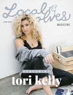 Tori Kelly feet photo thumbnail
