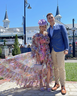 Tori Kelly feet photo thumbnail