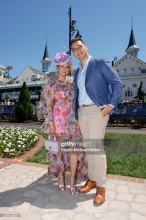 Tori Kelly feet photo thumbnail