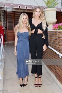 Tori Praver feet photo 6