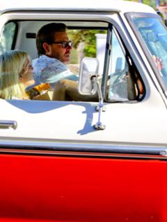 Tori Spelling feet photo thumbnail