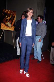 Tori Spelling feet photo thumbnail