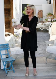 Tori Spelling feet photo thumbnail