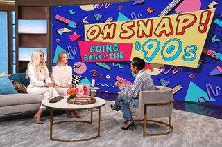 Tori Spelling feet photo thumbnail