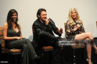 Tori Spelling feet photo thumbnail