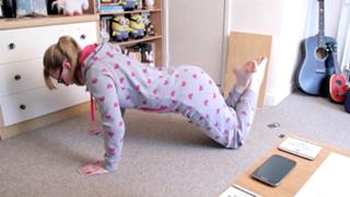Toria Pardoe feet photo 3