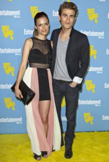 Torrey DeVitto feet photo thumbnail