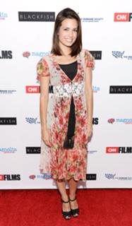 Torrey DeVitto feet photo thumbnail