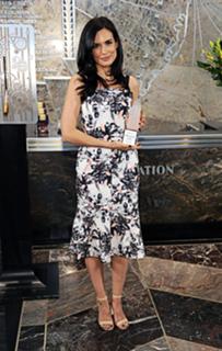 Torrey DeVitto feet photo thumbnail