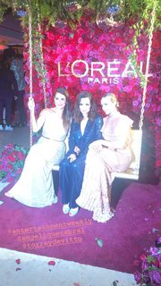 Torrey DeVitto feet photo thumbnail