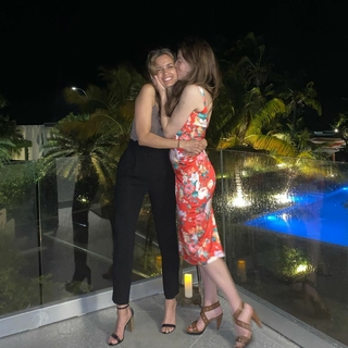 Torrey DeVitto feet photo thumbnail