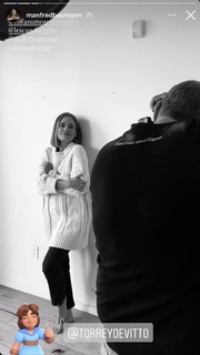 Torrey DeVitto feet photo thumbnail