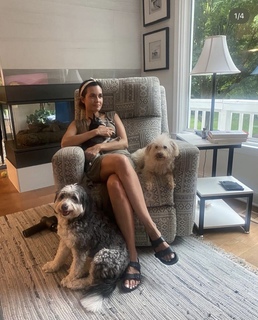 Torrey DeVitto feet photo thumbnail