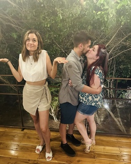 Torrey DeVitto feet photo thumbnail