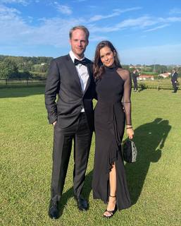 Torrey DeVitto feet photo thumbnail