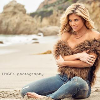 Torrie Wilson feet photo thumbnail